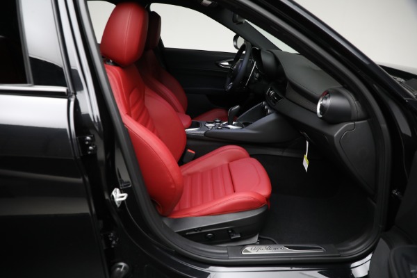 New 2024 Alfa Romeo Giulia Quadrifoglio Carbon for sale $81,632 at Bentley Greenwich in Greenwich CT 06830 12