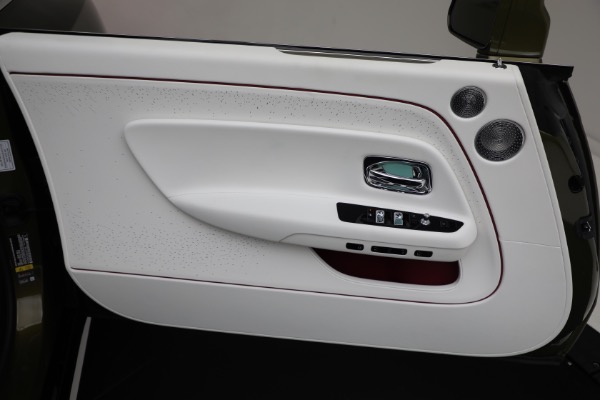 Used 2025 Rolls-Royce Spectre for sale $409,900 at Bentley Greenwich in Greenwich CT 06830 25