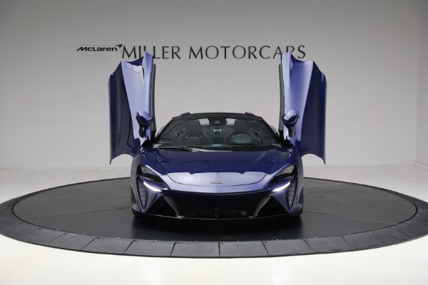 New 2025 McLaren Artura Spider TechLux for sale $327,158 at Bentley Greenwich in Greenwich CT 06830 13