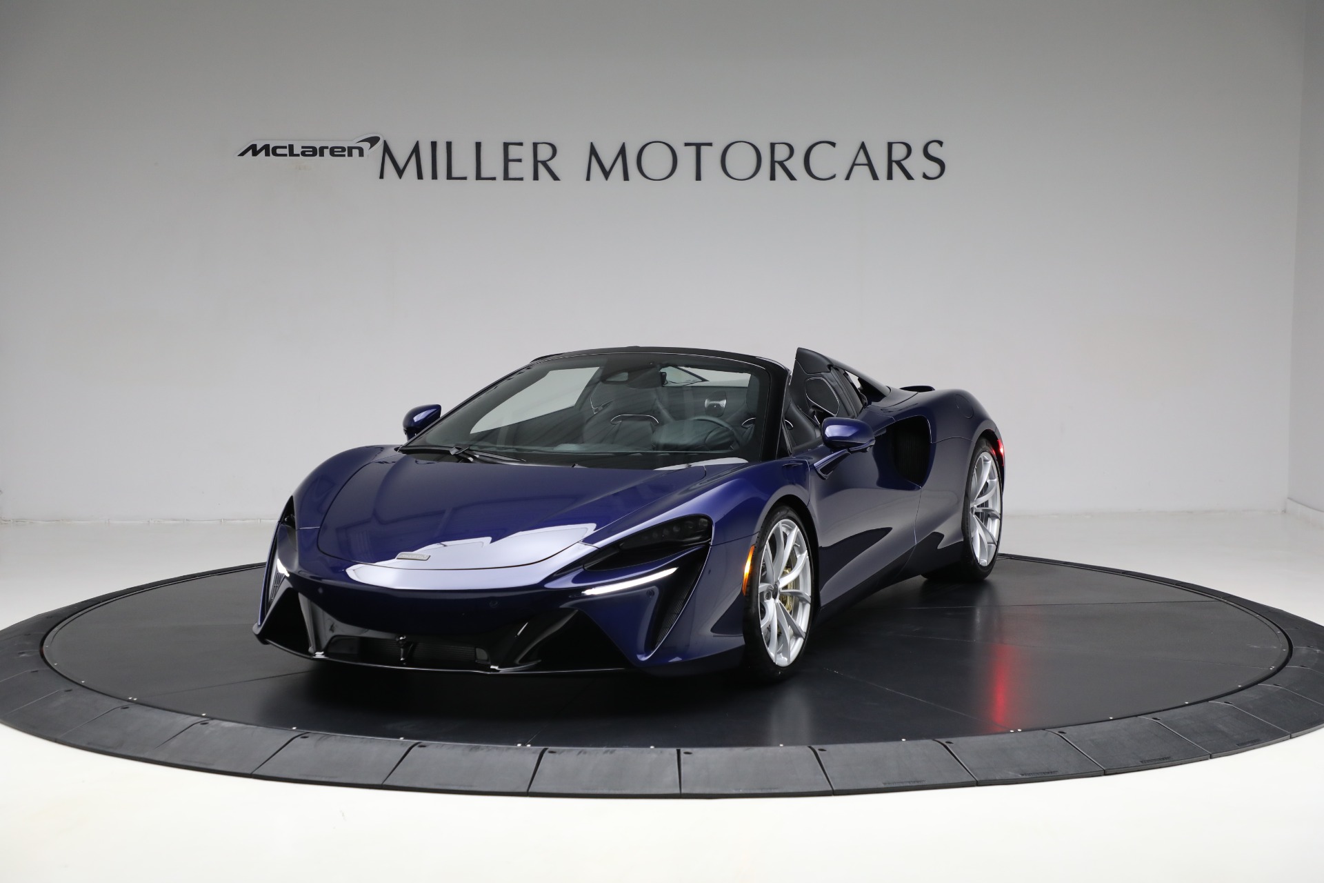New 2025 McLaren Artura Spider TechLux for sale $327,158 at Bentley Greenwich in Greenwich CT 06830 1