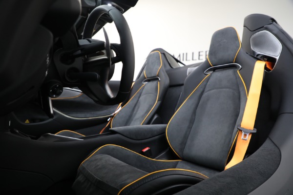 New 2025 McLaren Artura Spider Performance for sale Sold at Bentley Greenwich in Greenwich CT 06830 27