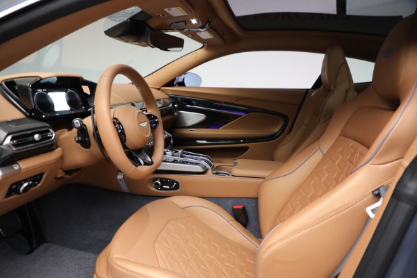 New 2025 Aston Martin Vanquish for sale $528,500 at Bentley Greenwich in Greenwich CT 06830 18