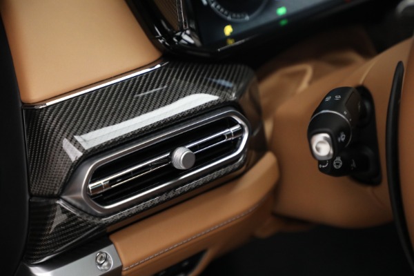 New 2025 Aston Martin Vanquish for sale $528,500 at Bentley Greenwich in Greenwich CT 06830 27