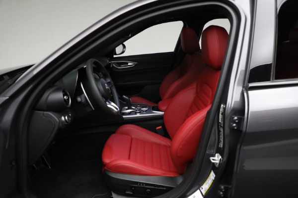 New 2025 Alfa Romeo Giulia Veloce for sale $54,285 at Bentley Greenwich in Greenwich CT 06830 10