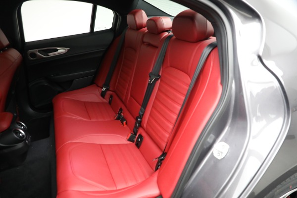 New 2025 Alfa Romeo Giulia Veloce for sale $54,285 at Bentley Greenwich in Greenwich CT 06830 13