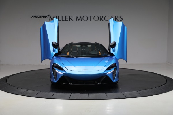 New 2025 McLaren Artura Spider TechLux for sale $326,498 at Bentley Greenwich in Greenwich CT 06830 13