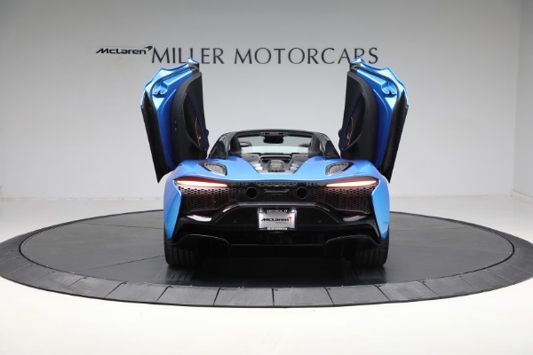 New 2025 McLaren Artura Spider TechLux for sale $326,498 at Bentley Greenwich in Greenwich CT 06830 17
