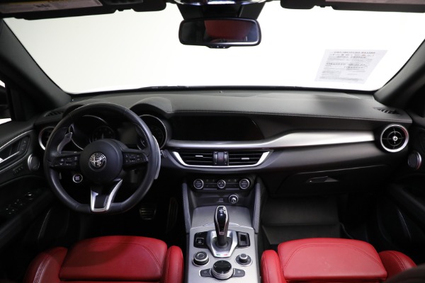 Used 2022 Alfa Romeo Stelvio Veloce for sale Sold at Bentley Greenwich in Greenwich CT 06830 17