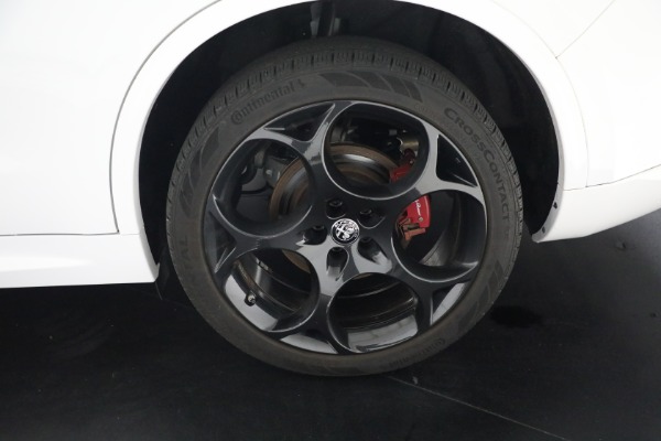 Used 2022 Alfa Romeo Stelvio Veloce for sale Sold at Bentley Greenwich in Greenwich CT 06830 18