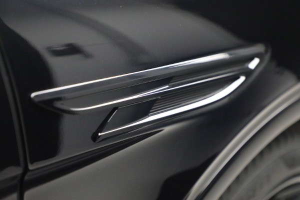 New 2025 Bentley Bentayga V8 for sale $263,070 at Bentley Greenwich in Greenwich CT 06830 15