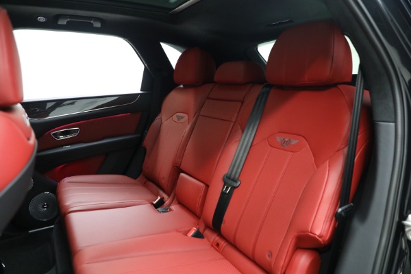 New 2025 Bentley Bentayga V8 for sale $263,070 at Bentley Greenwich in Greenwich CT 06830 24