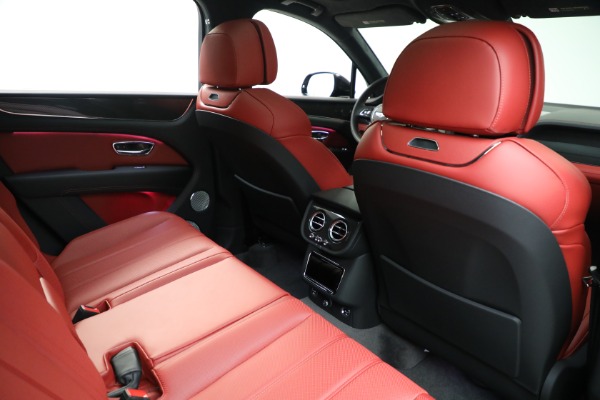 New 2025 Bentley Bentayga V8 for sale $263,070 at Bentley Greenwich in Greenwich CT 06830 26