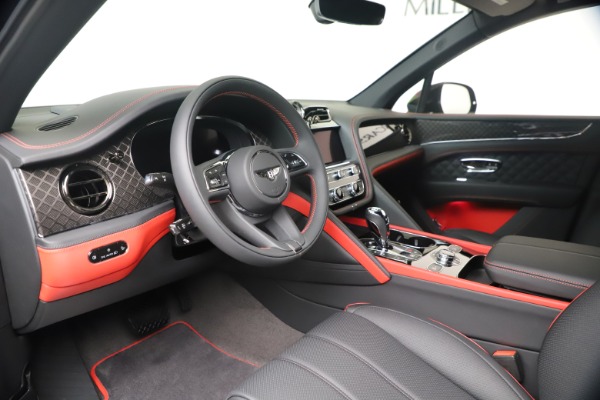New 2025 Bentley Bentayga S Black Edition for sale $289,370 at Bentley Greenwich in Greenwich CT 06830 13