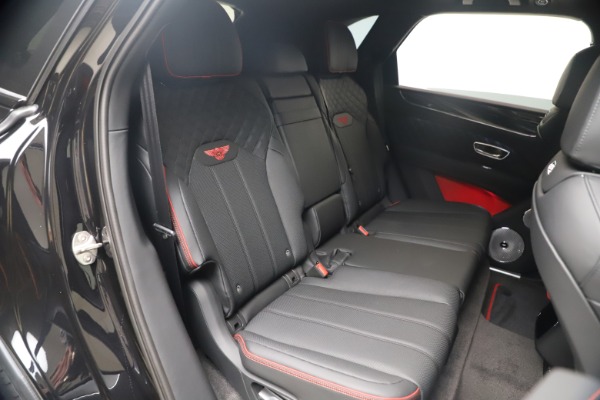 New 2025 Bentley Bentayga S Black Edition for sale $289,370 at Bentley Greenwich in Greenwich CT 06830 23