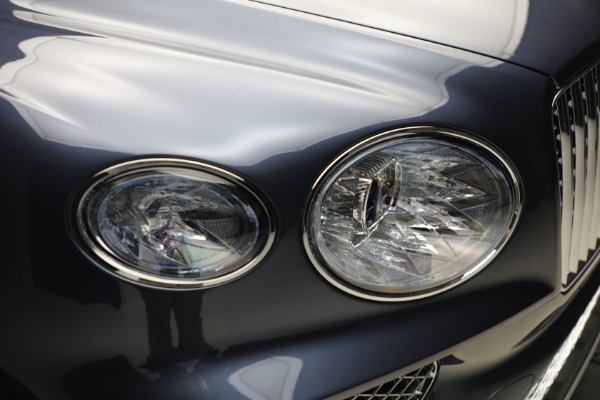 New 2025 Bentley Bentayga EWB Azure V8 for sale $302,555 at Bentley Greenwich in Greenwich CT 06830 13
