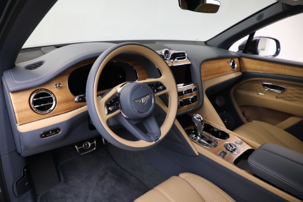 New 2025 Bentley Bentayga EWB Azure V8 for sale $302,555 at Bentley Greenwich in Greenwich CT 06830 17