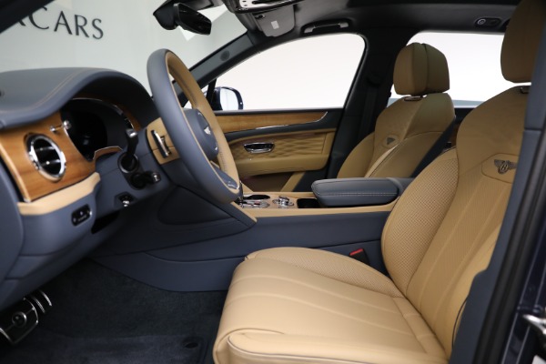 New 2025 Bentley Bentayga EWB Azure V8 for sale $302,555 at Bentley Greenwich in Greenwich CT 06830 18