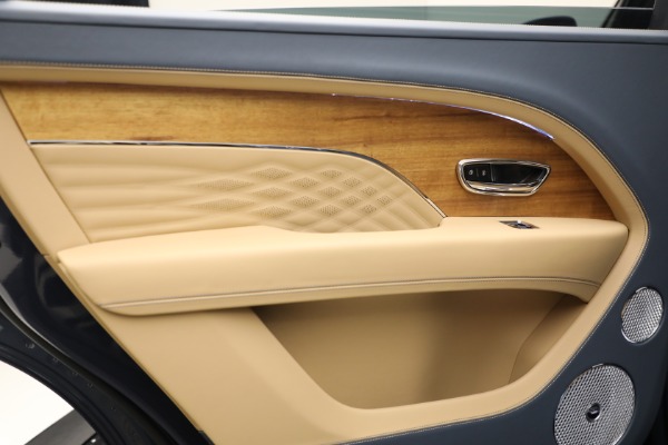 Used 2025 Bentley Bentayga EWB Azure V8 for sale $239,900 at Bentley Greenwich in Greenwich CT 06830 24
