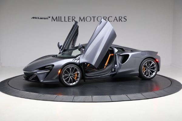 Used 2025 McLaren Artura Vision for sale $292,398 at Bentley Greenwich in Greenwich CT 06830 15