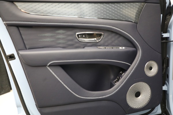 New 2025 Bentley Bentayga Azure V8 for sale $245,900 at Bentley Greenwich in Greenwich CT 06830 14