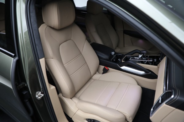 Used 2023 Porsche Cayenne Turbo Coupe for sale Sold at Bentley Greenwich in Greenwich CT 06830 19