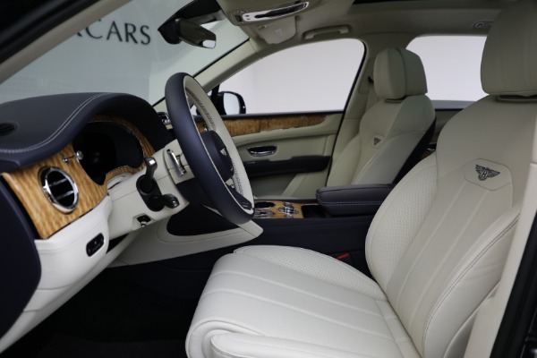 Used 2024 Bentley Bentayga EWB V8 for sale Sold at Bentley Greenwich in Greenwich CT 06830 24