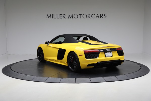 Used 2018 Audi R8 5.2 quattro V10 Spyder for sale $135,900 at Bentley Greenwich in Greenwich CT 06830 18