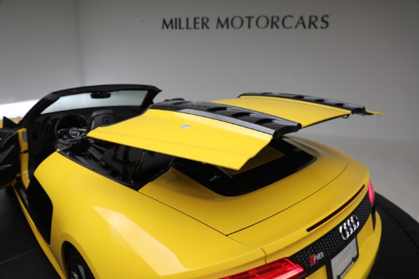 Used 2018 Audi R8 5.2 quattro V10 Spyder for sale $135,900 at Bentley Greenwich in Greenwich CT 06830 25