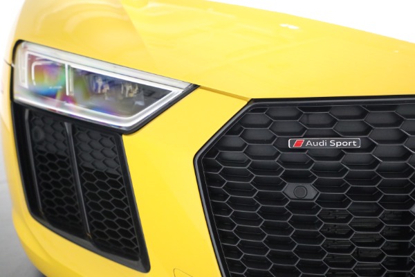 Used 2018 Audi R8 5.2 quattro V10 Spyder for sale $135,900 at Bentley Greenwich in Greenwich CT 06830 28