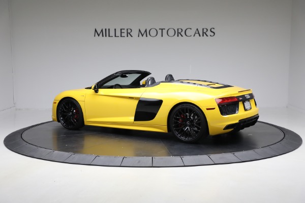 Used 2018 Audi R8 5.2 quattro V10 Spyder for sale $135,900 at Bentley Greenwich in Greenwich CT 06830 4