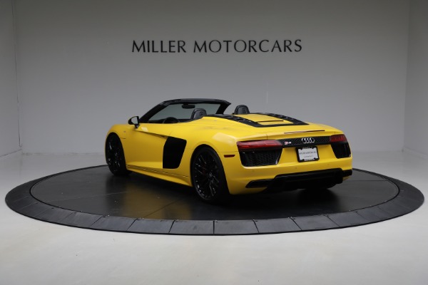 Used 2018 Audi R8 5.2 quattro V10 Spyder for sale $135,900 at Bentley Greenwich in Greenwich CT 06830 5