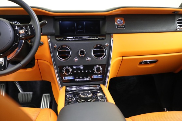 Used 2021 Rolls-Royce Cullinan for sale $265,900 at Bentley Greenwich in Greenwich CT 06830 17
