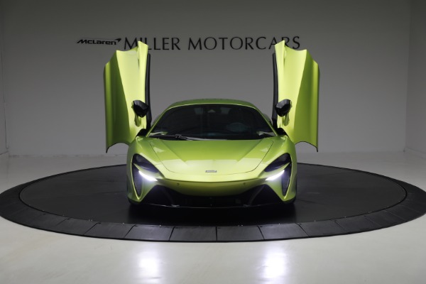 Used 2024 McLaren Artura TechLux for sale $191,900 at Bentley Greenwich in Greenwich CT 06830 13
