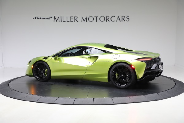 Used 2024 McLaren Artura TechLux for sale $191,900 at Bentley Greenwich in Greenwich CT 06830 4