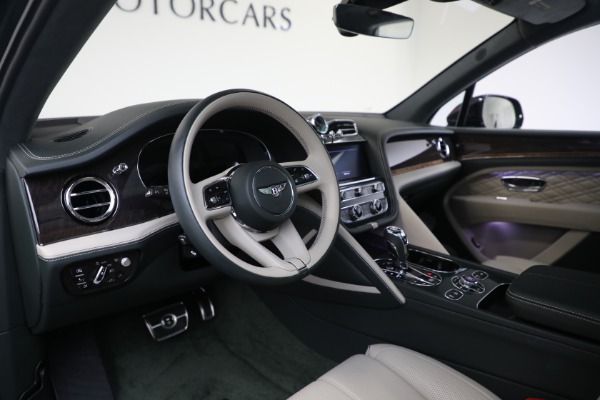 New 2023 Bentley Bentayga V8 for sale $189,900 at Bentley Greenwich in Greenwich CT 06830 15