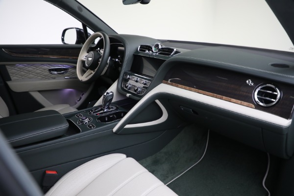 New 2023 Bentley Bentayga V8 for sale $189,900 at Bentley Greenwich in Greenwich CT 06830 28