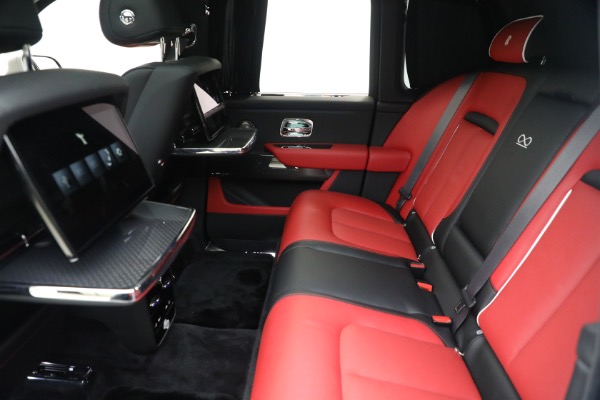 Used 2025 Rolls-Royce Black Badge Cullinan for sale $479,900 at Bentley Greenwich in Greenwich CT 06830 24