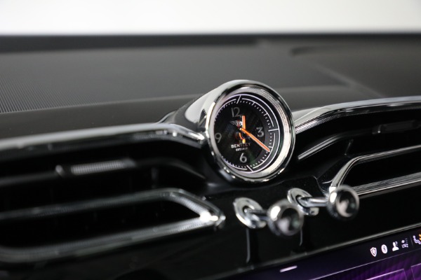 Used 2023 Bentley Bentayga V8 for sale $175,900 at Bentley Greenwich in Greenwich CT 06830 27