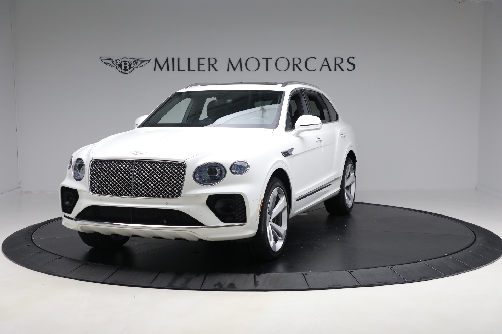 Used 2023 Bentley Bentayga V8 for sale $175,900 at Bentley Greenwich in Greenwich CT 06830 1