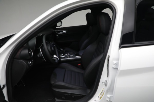 New 2025 Alfa Romeo Giulia for sale $53,290 at Bentley Greenwich in Greenwich CT 06830 16