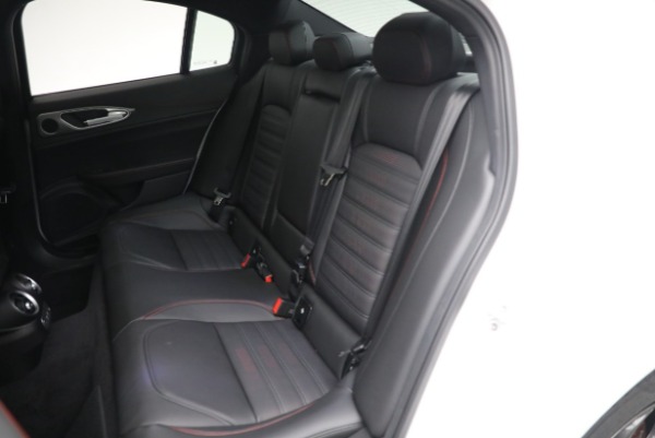 New 2025 Alfa Romeo Giulia for sale $53,290 at Bentley Greenwich in Greenwich CT 06830 21
