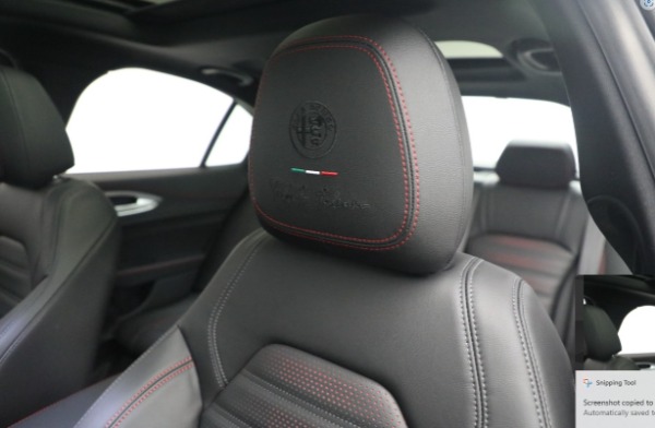 New 2025 Alfa Romeo Giulia for sale $53,290 at Bentley Greenwich in Greenwich CT 06830 22