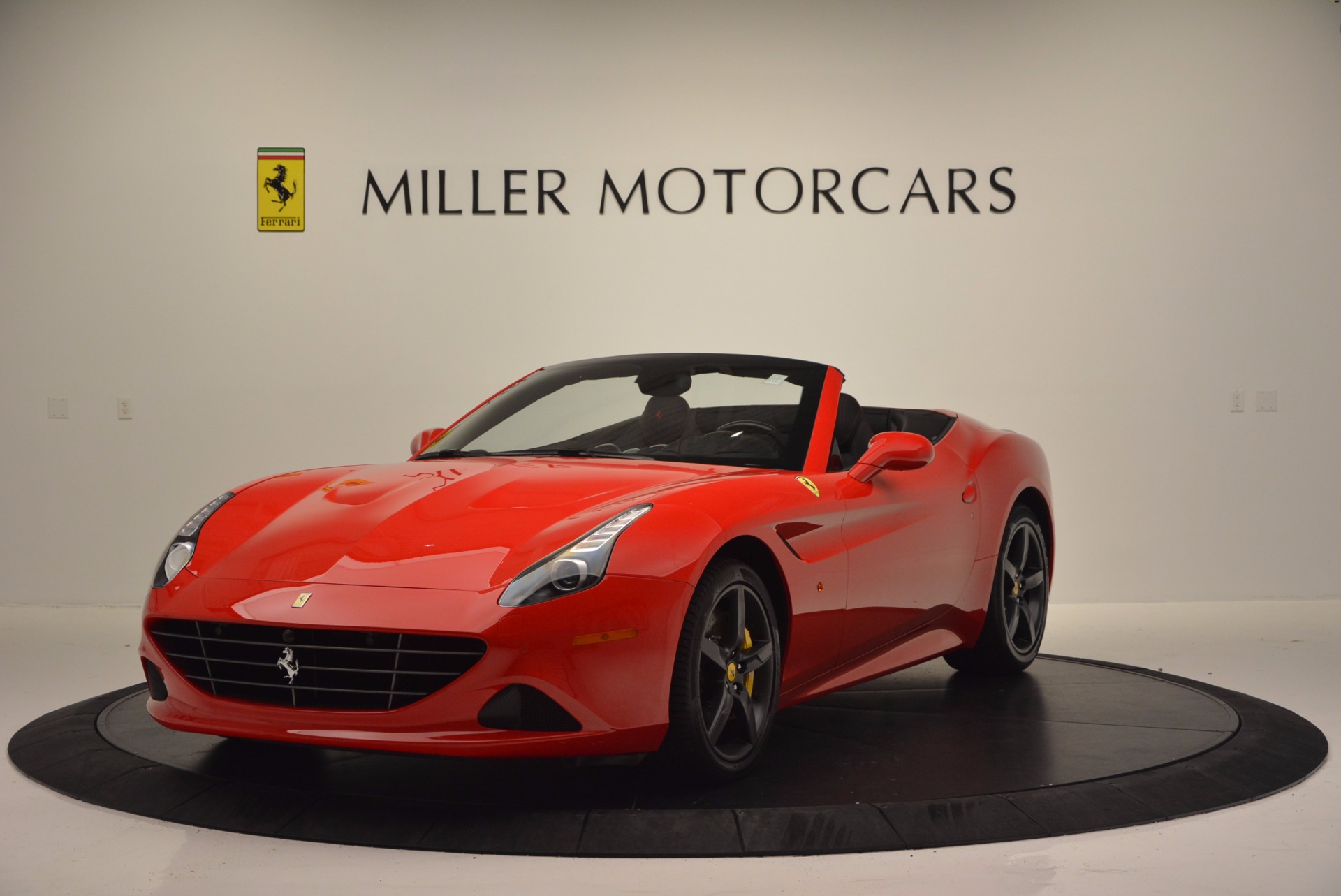 Used 2016 Ferrari California T for sale Sold at Bentley Greenwich in Greenwich CT 06830 1