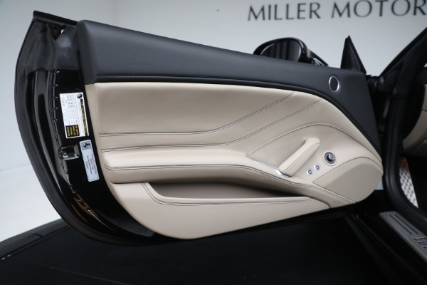 Used 2016 Ferrari California T for sale $122,900 at Bentley Greenwich in Greenwich CT 06830 18