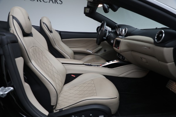 Used 2016 Ferrari California T for sale $122,900 at Bentley Greenwich in Greenwich CT 06830 20