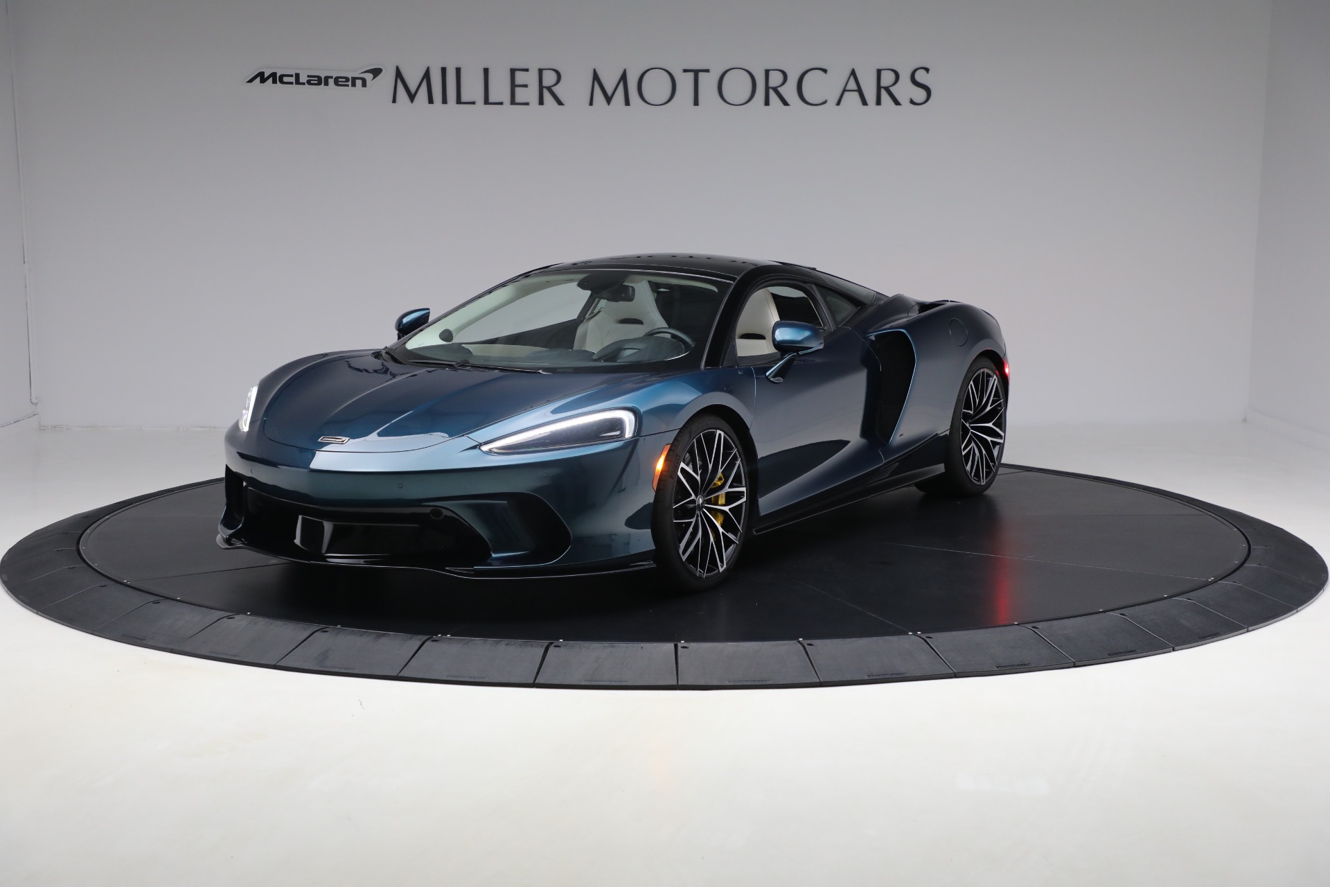 Used 2023 McLaren GT Luxe for sale $185,900 at Bentley Greenwich in Greenwich CT 06830 1