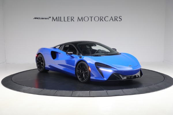 Used 2023 McLaren Artura Performance for sale Call for price at Bentley Greenwich in Greenwich CT 06830 11