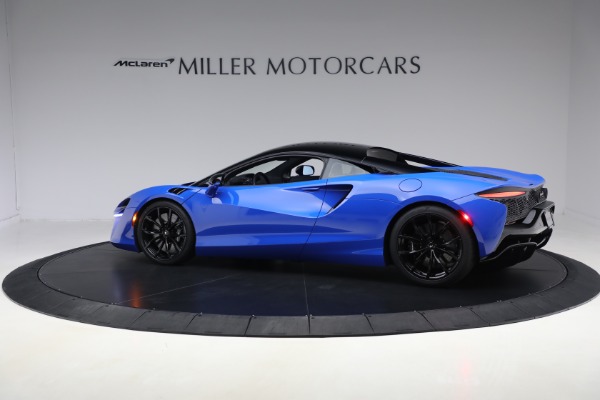 Used 2023 McLaren Artura Performance for sale Call for price at Bentley Greenwich in Greenwich CT 06830 4