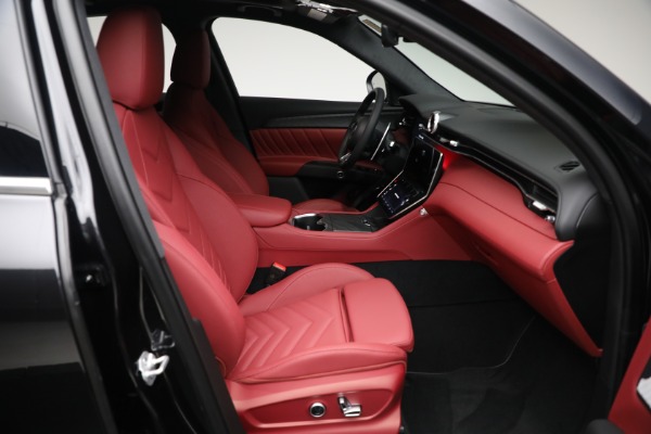 New 2025 Maserati Grecale for sale $83,405 at Bentley Greenwich in Greenwich CT 06830 16