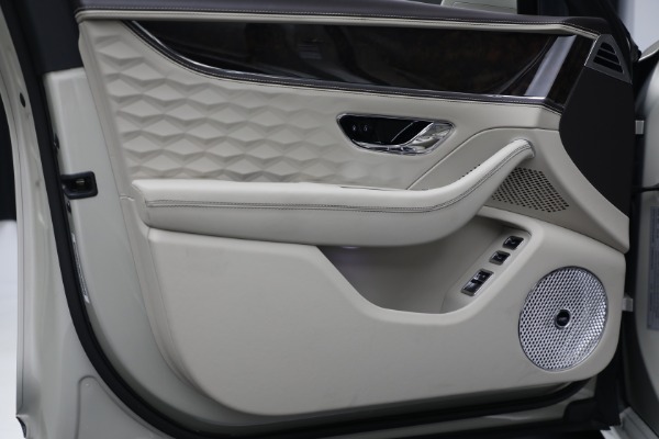 New 2025 Bentley Flying Spur Speed for sale $299,995 at Bentley Greenwich in Greenwich CT 06830 17